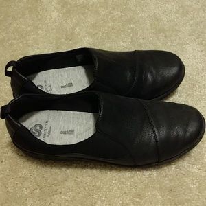 Like new Clarks Cloudsteppers, black, size 9
